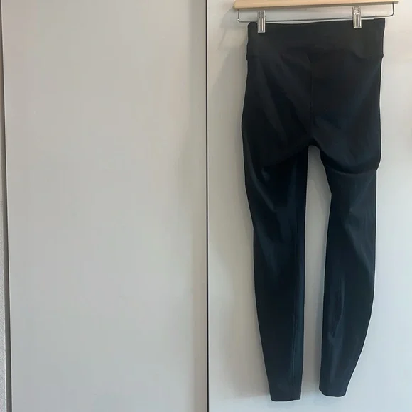 Like New Nike High-Waisted Black Tights - Picture 5 of 5